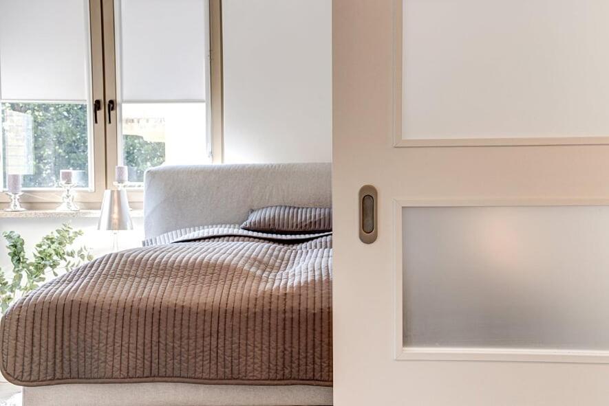 Apartment White