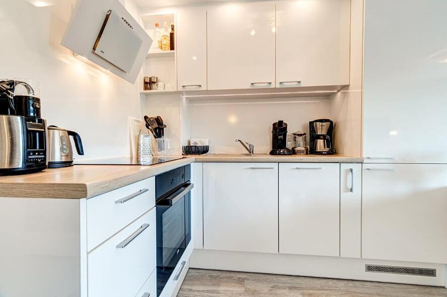Apartment White *